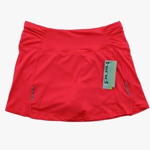 Hind stretch performance skort.